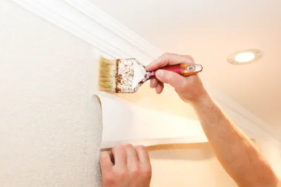 Pose de papier peint à Dingé — revêtements muraux et toiles de verre